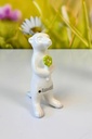 Skulptur Erdmännchen "Oskar" Blume grün